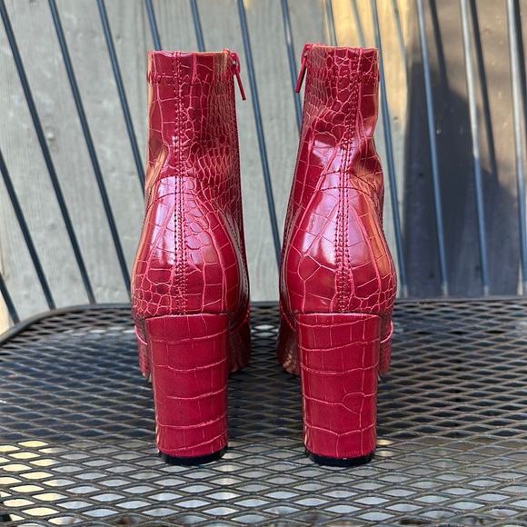 NWT. Catherine Malandrino Ankle Boots - Picture 6 of 17